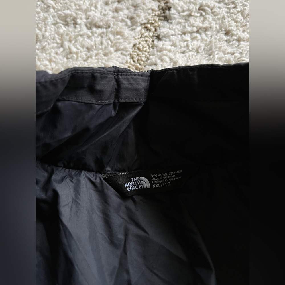 The North Face Black Women's vest - Picture 4 of 10